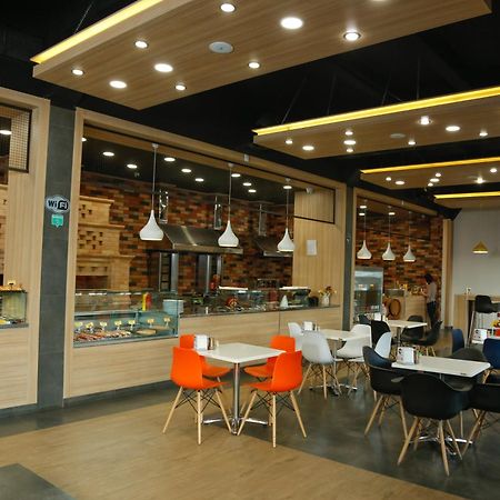 Hotel Lider Complex Vaykʼ Екстериор снимка